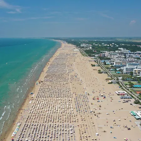 Comfy Flat For Six Guests In Bibione-beahost Апартаменты