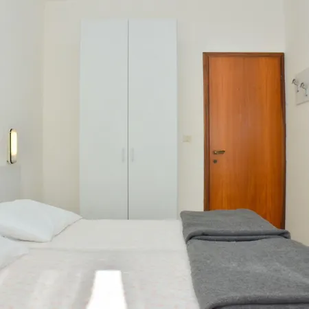 Comfy Flat For Six Guests In Bibione-beahost * 比比翁