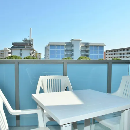 Comfy Flat For Six Guests In Bibione-beahost * Бибионе