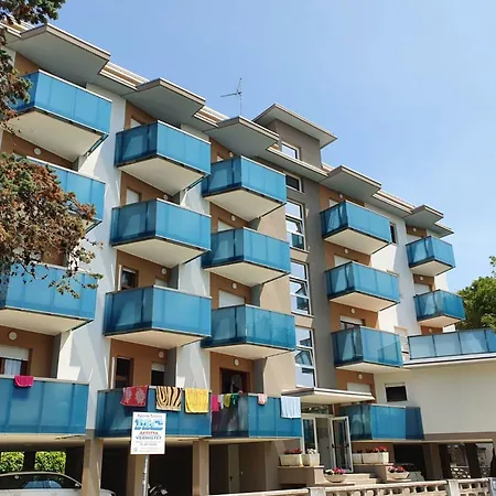 Comfy Flat For Six Guests In Bibione-beahost * 比比翁